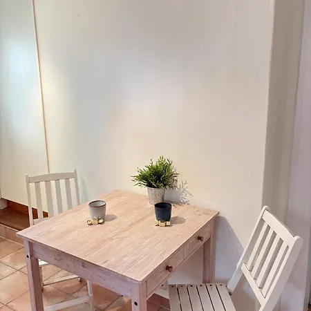Retreat Apartment *